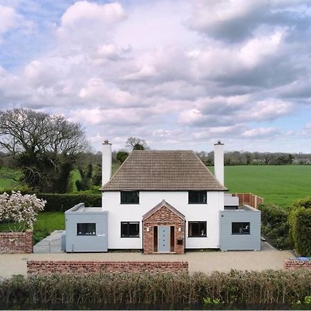 Covehithe House-Coastal Luxury- Sleeps 12-With Huge Swimspa! Wrentham Exteriör bild