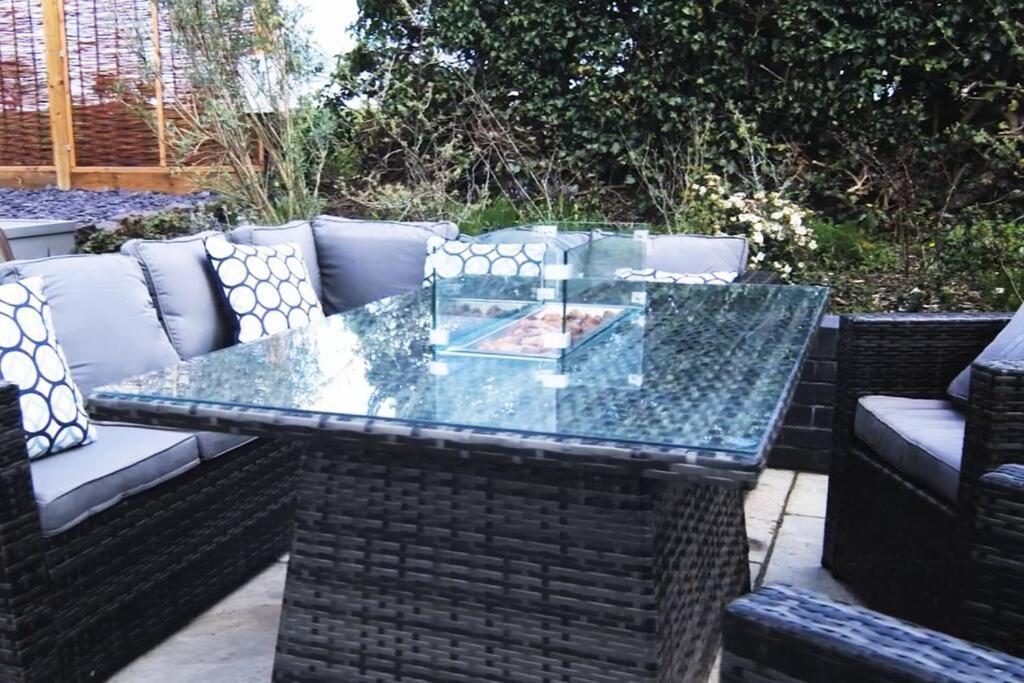 Covehithe House-Coastal Luxury- Sleeps 12-With Huge Swimspa! Wrentham Exteriör bild