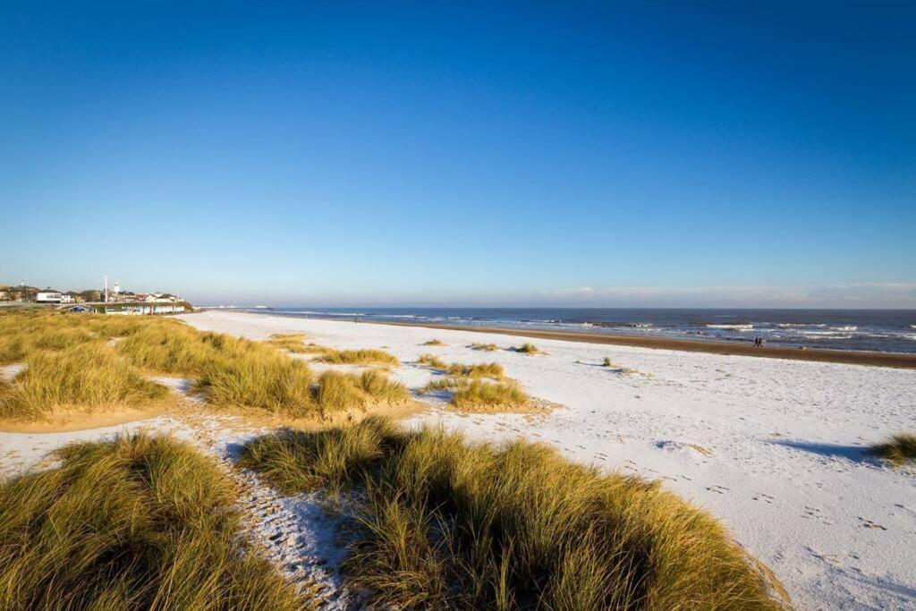 Covehithe House-Coastal Luxury- Sleeps 12-With Huge Swimspa! Wrentham Exteriör bild