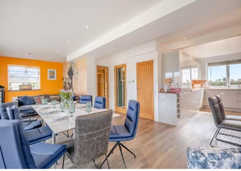 Covehithe House-Coastal Luxury- Sleeps 12-With Huge Swimspa! Wrentham Exteriör bild