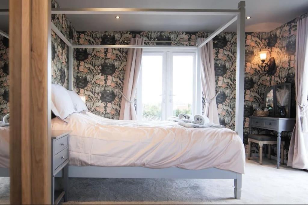 Covehithe House-Coastal Luxury- Sleeps 12-With Huge Swimspa! Wrentham Exteriör bild