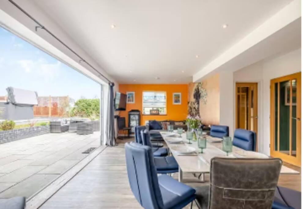 Covehithe House-Coastal Luxury- Sleeps 12-With Huge Swimspa! Wrentham Exteriör bild