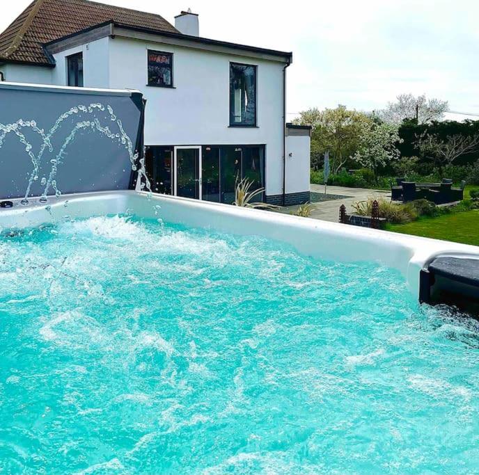 Covehithe House-Coastal Luxury- Sleeps 12-With Huge Swimspa! Wrentham Exteriör bild