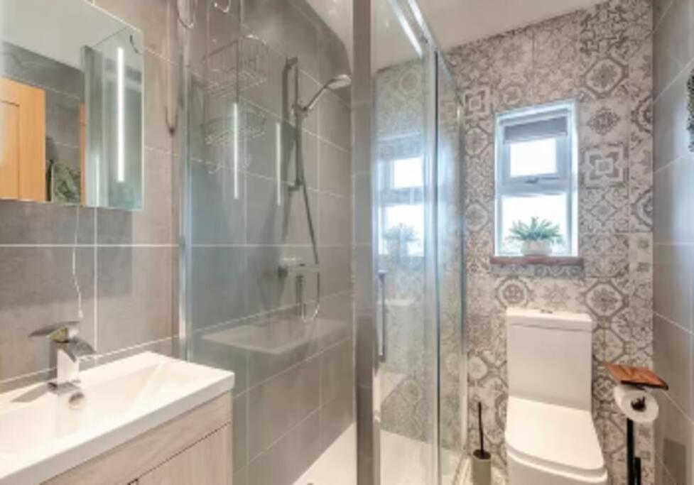 Covehithe House-Coastal Luxury- Sleeps 12-With Huge Swimspa! Wrentham Exteriör bild