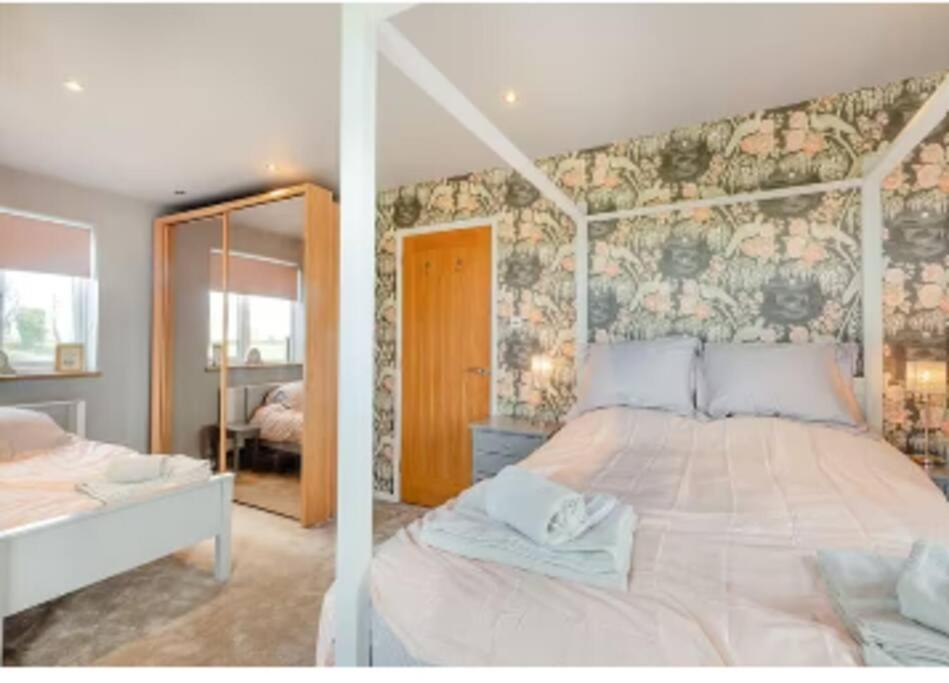Covehithe House-Coastal Luxury- Sleeps 12-With Huge Swimspa! Wrentham Exteriör bild