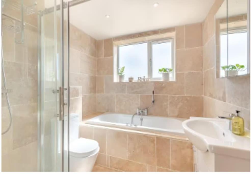 Covehithe House-Coastal Luxury- Sleeps 12-With Huge Swimspa! Wrentham Exteriör bild