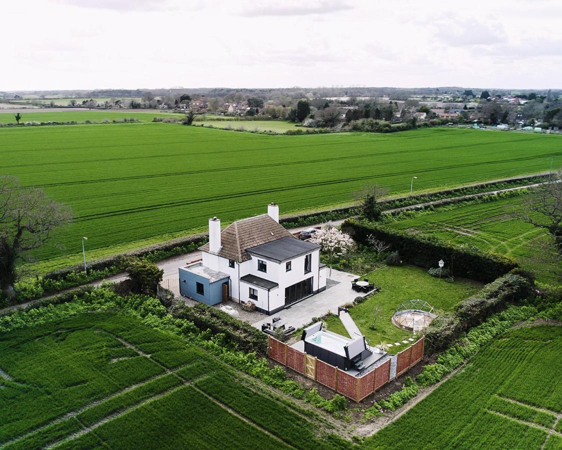 Covehithe House-Coastal Luxury- Sleeps 12-With Huge Swimspa! Wrentham Exteriör bild