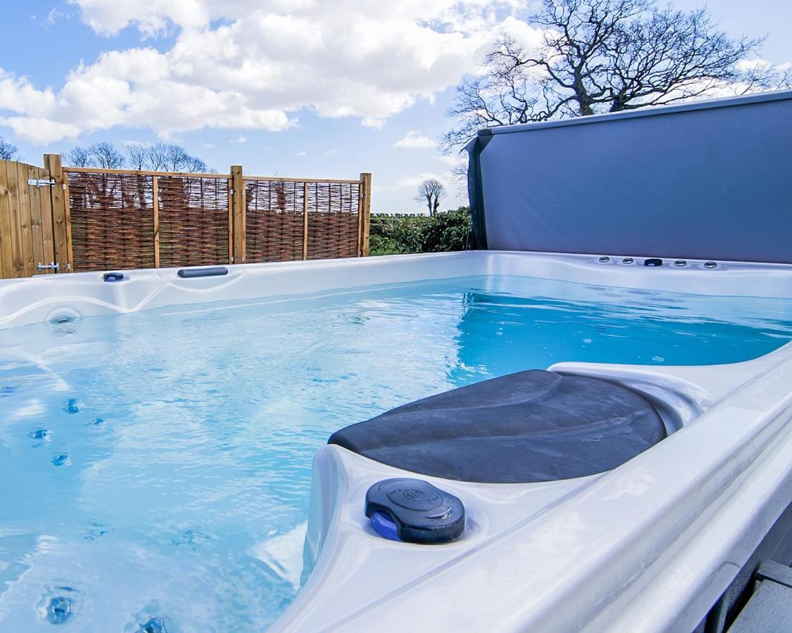 Covehithe House-Coastal Luxury- Sleeps 12-With Huge Swimspa! Wrentham Exteriör bild