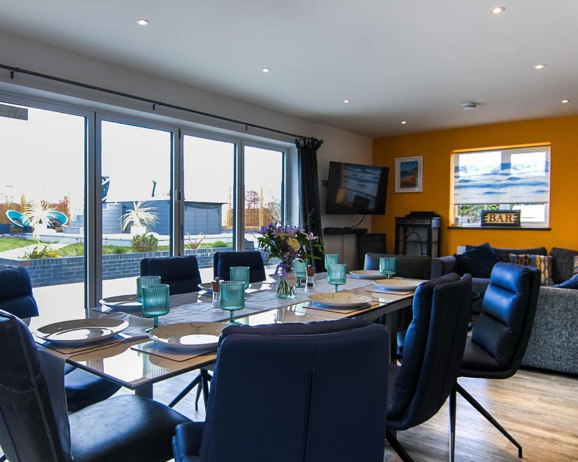 Covehithe House-Coastal Luxury- Sleeps 12-With Huge Swimspa! Wrentham Exteriör bild